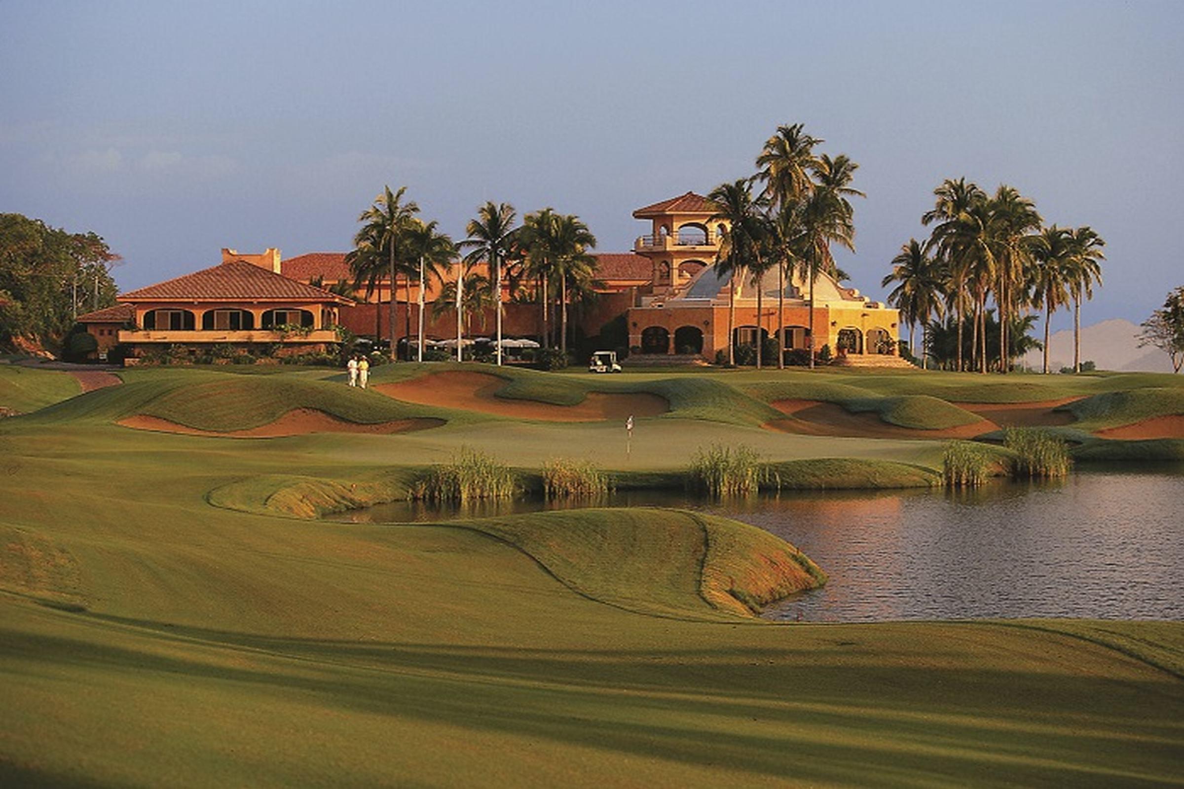 Grand Isla Navidad Golf & Spa Resort With Marina Барра-де-Навидад Экстерьер фото Golf course at the Ritz-Carlton, Naples