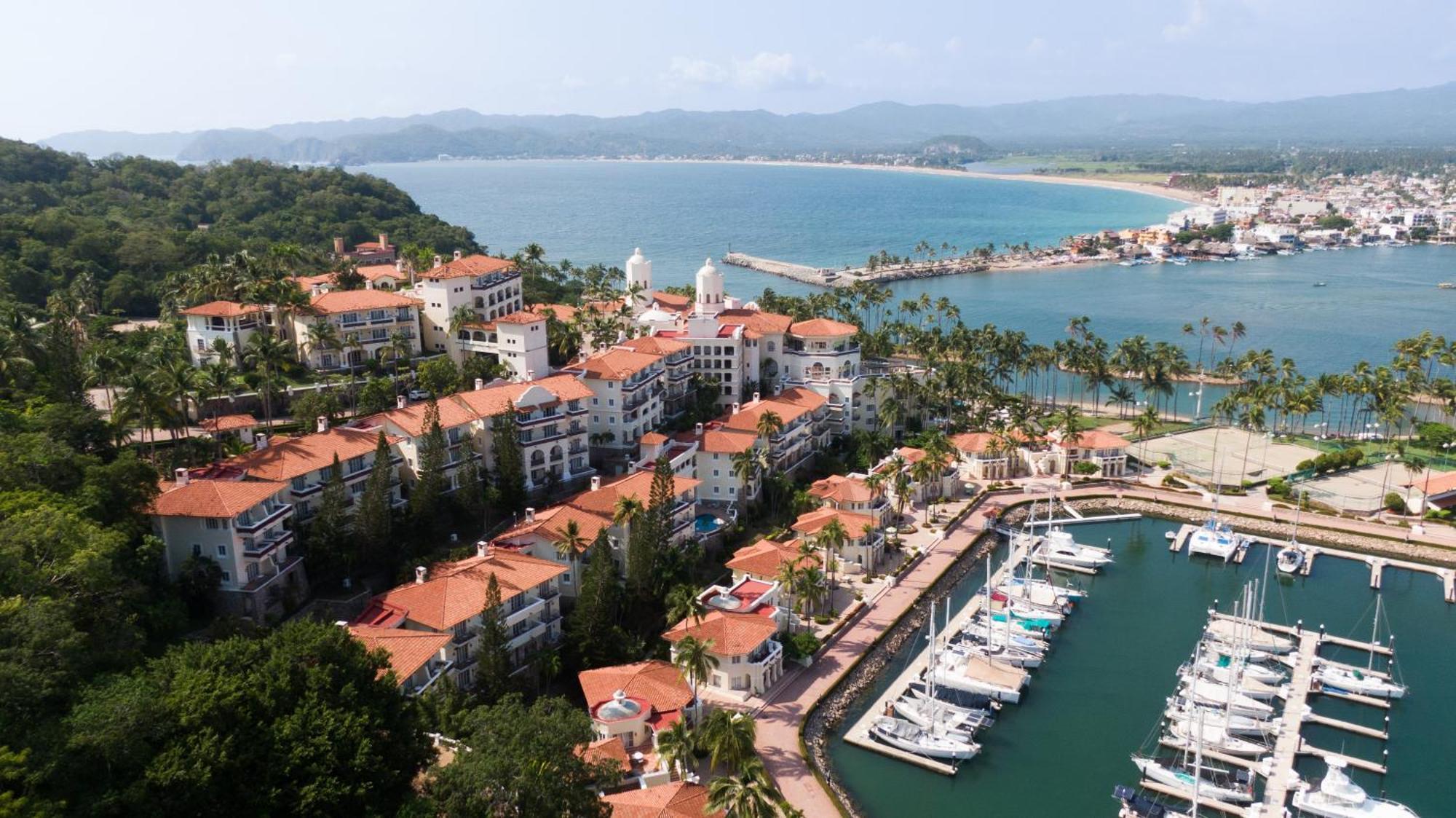 Grand Isla Navidad Golf & Spa Resort With Marina Барра-де-Навидад Экстерьер фото Marina at Marina Bay