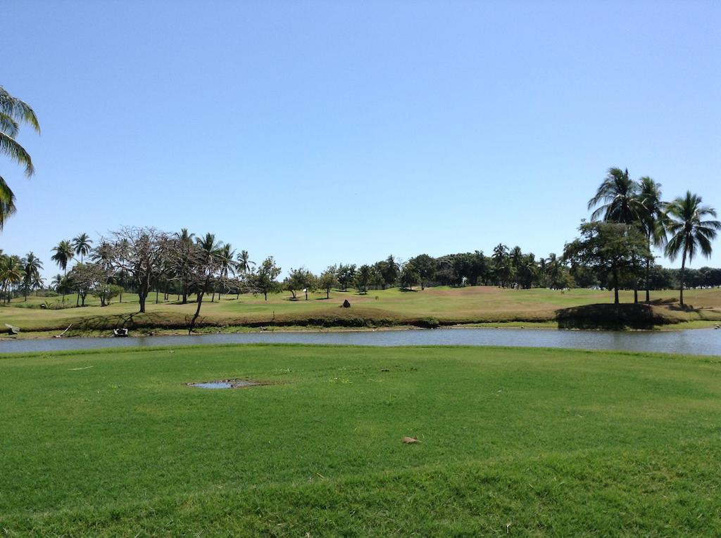Grand Isla Navidad Golf & Spa Resort With Marina Барра-де-Навидад Экстерьер фото View of the golf course