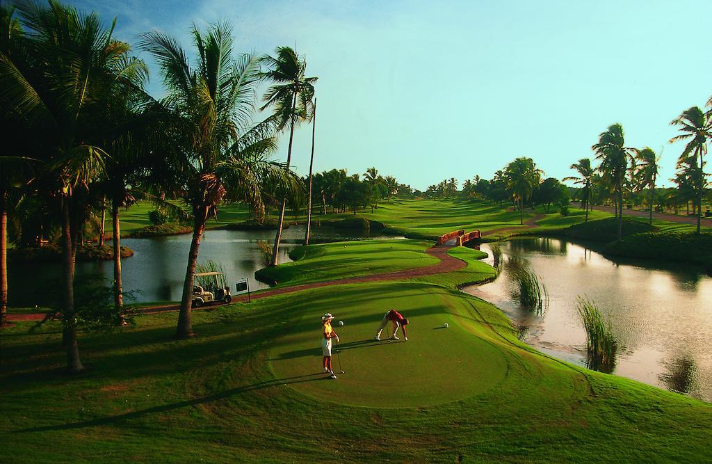 Grand Isla Navidad Golf & Spa Resort With Marina Барра-де-Навидад Экстерьер фото Golf course at the Royal Palm Golf and Country Club