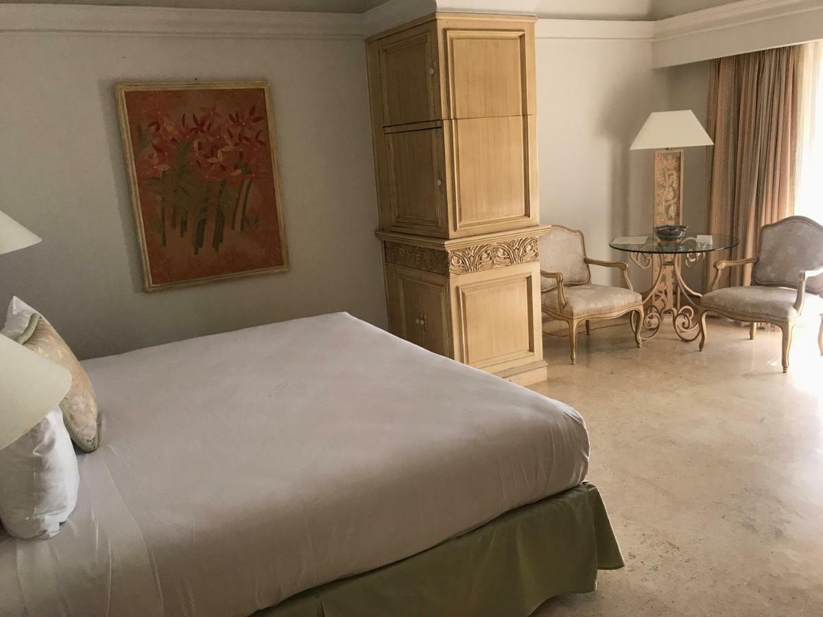 Grand Isla Navidad Golf & Spa Resort With Marina Барра-де-Навидад Экстерьер фото A room at the hotel